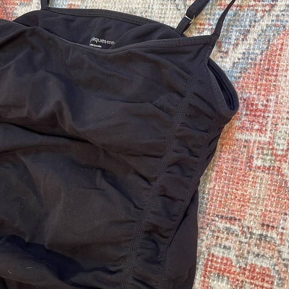 Classiques Entier Seamless Shaping Tank Camisole in Black-Like New! - Picture 3 of 5